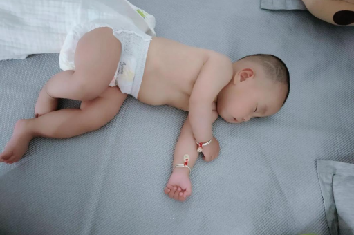 宜都五个月宝宝呕吐